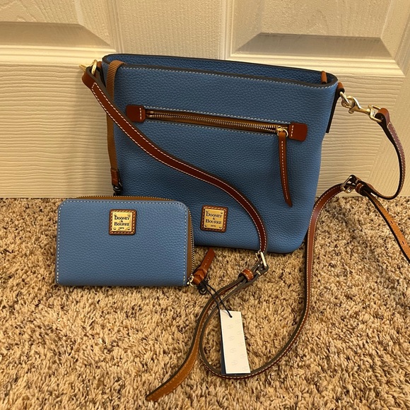 NWT Dooney & Bourke Sky Blue Crossbody Bag with Wallet included. - Picture 2 of 13